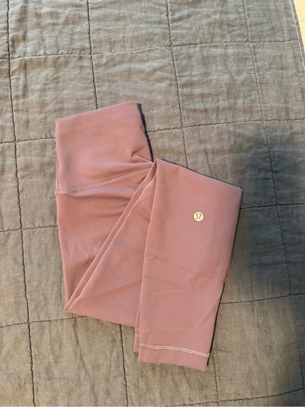 Lululemon Wunder Train Leggings 25’ - purple color - Size 4
